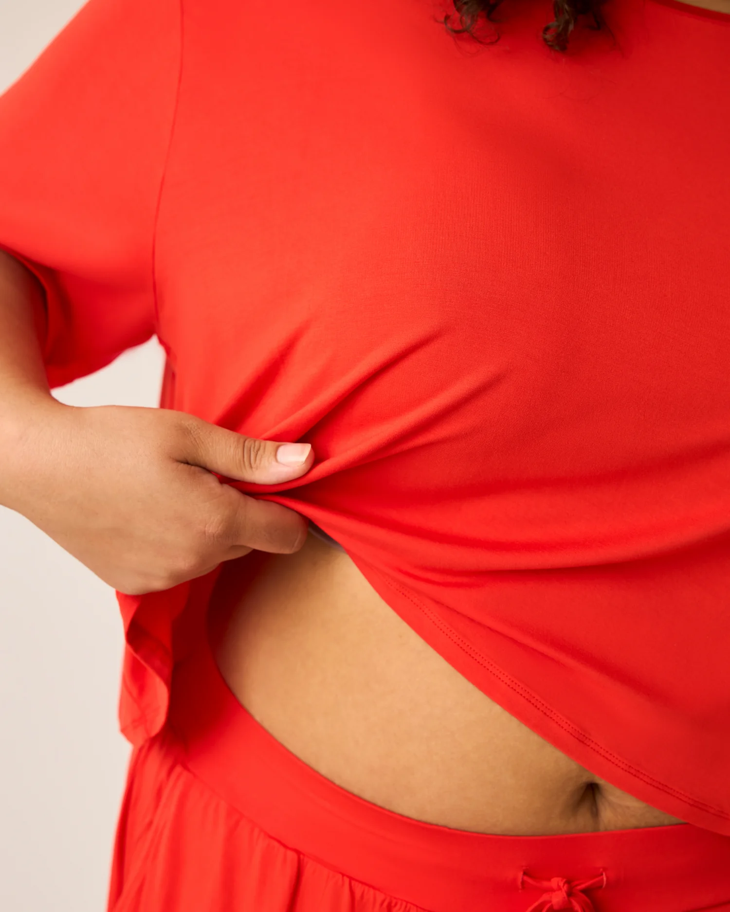 Aria Bamboo Casual Cropped Short Sleeve Top | Bright Red - Image 3