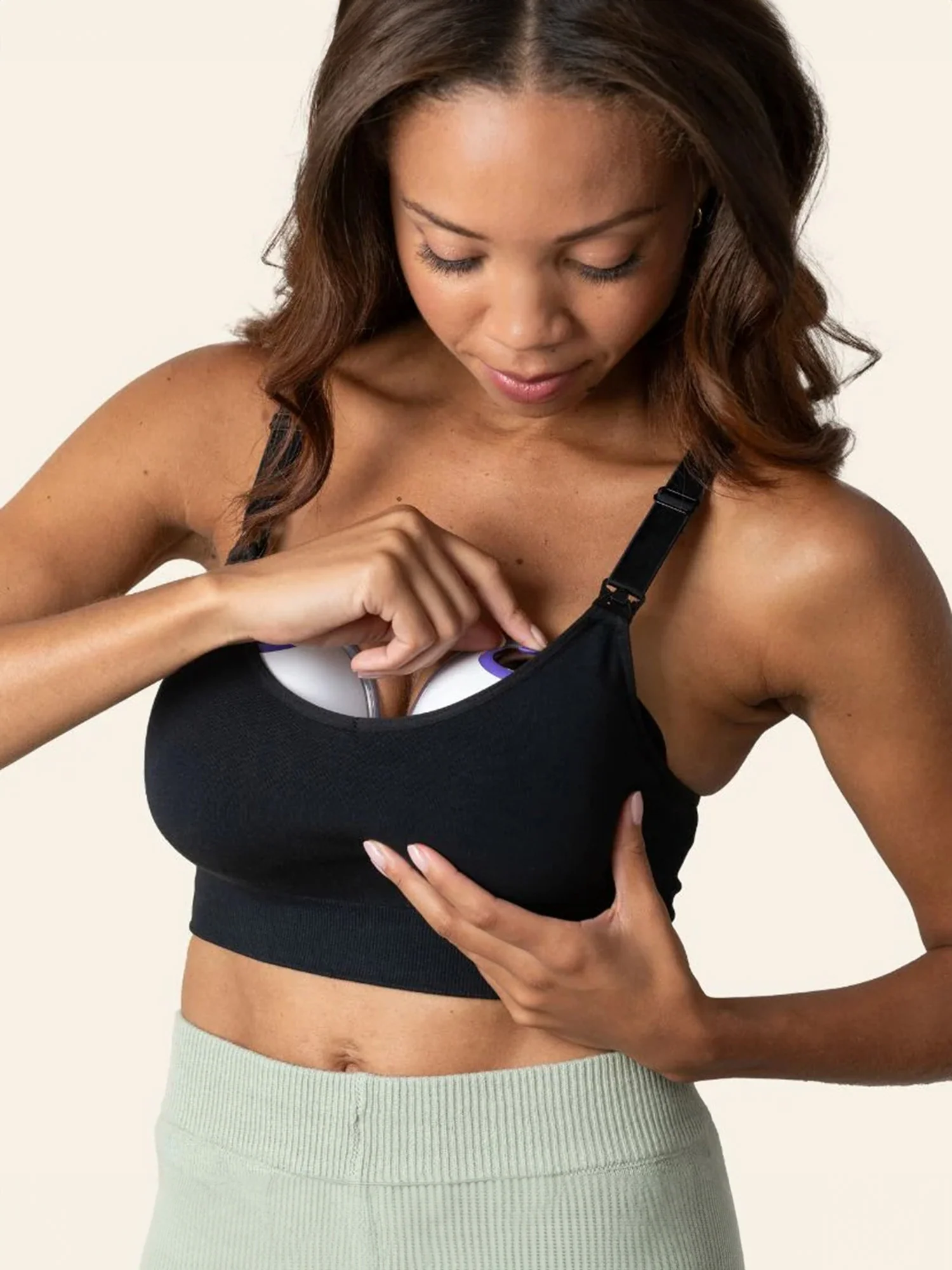 Kindred Bravely for Lansinoh Wearable Pumping Bra + DiscreetDuo™ Wearable Pump Bundle - Image 3
