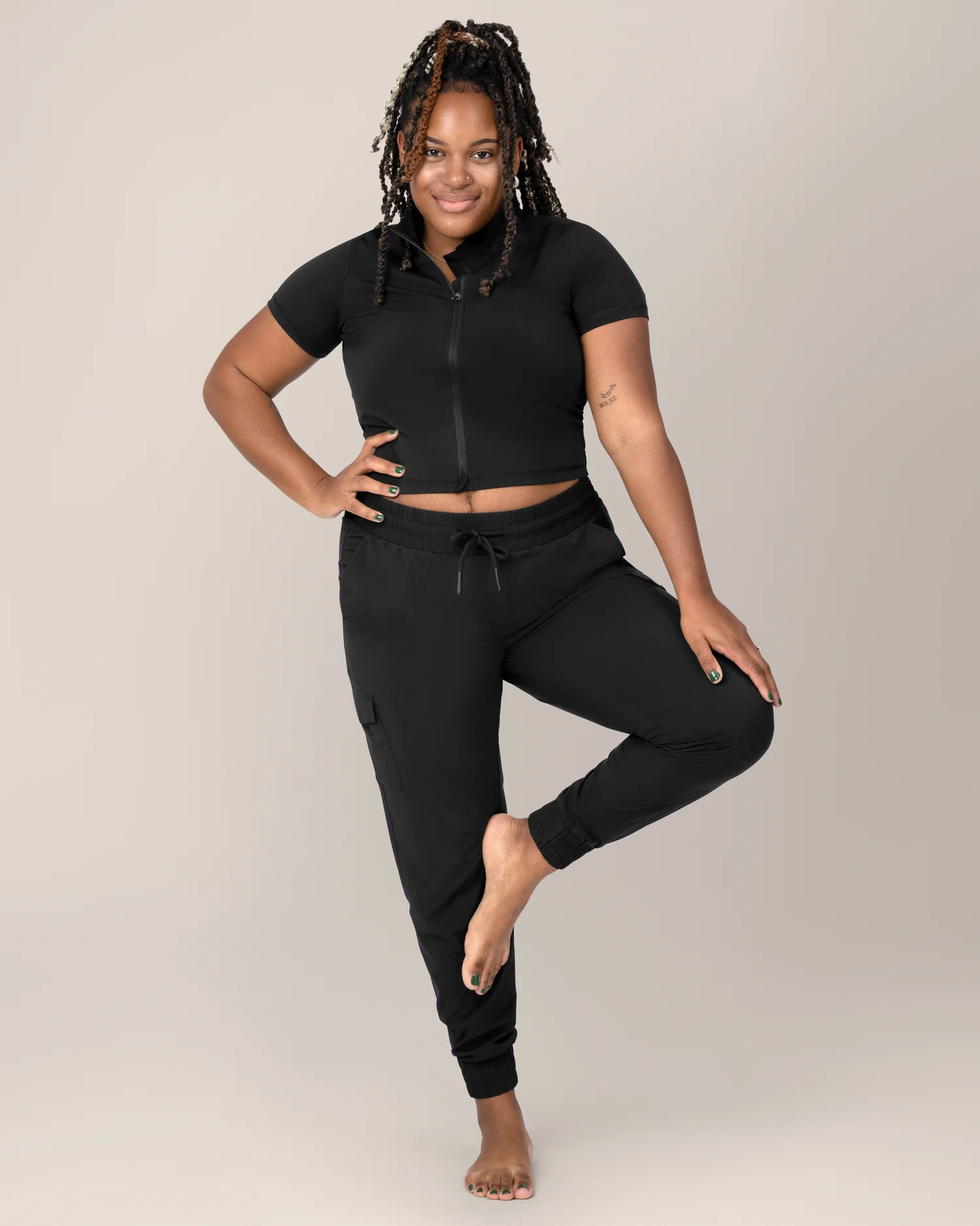 Presley Active Zip Front Nursing Top | Black - Image 3