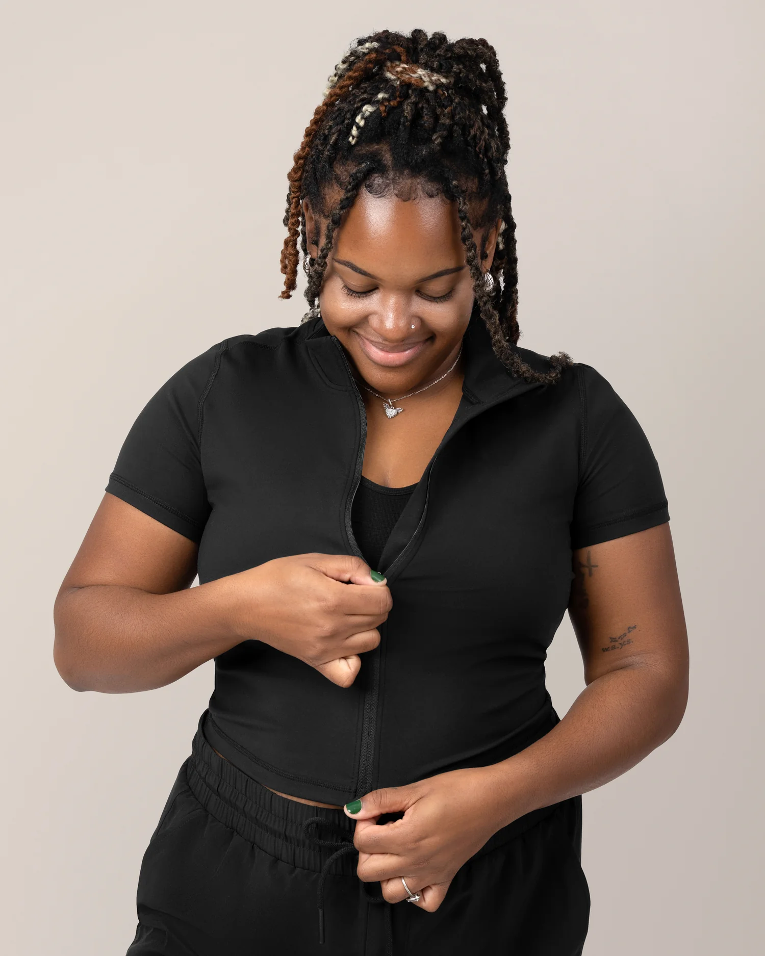 Presley Active Zip Front Nursing Top | Black - Image 4