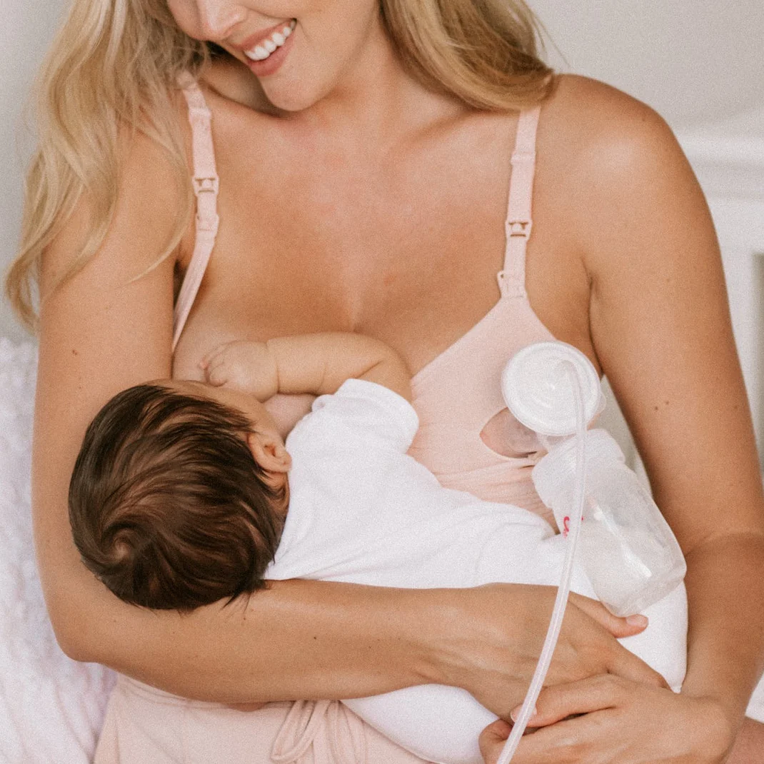 Sublime® Hands-Free Pumping & Nursing Bra | Pink Heather - Image 5